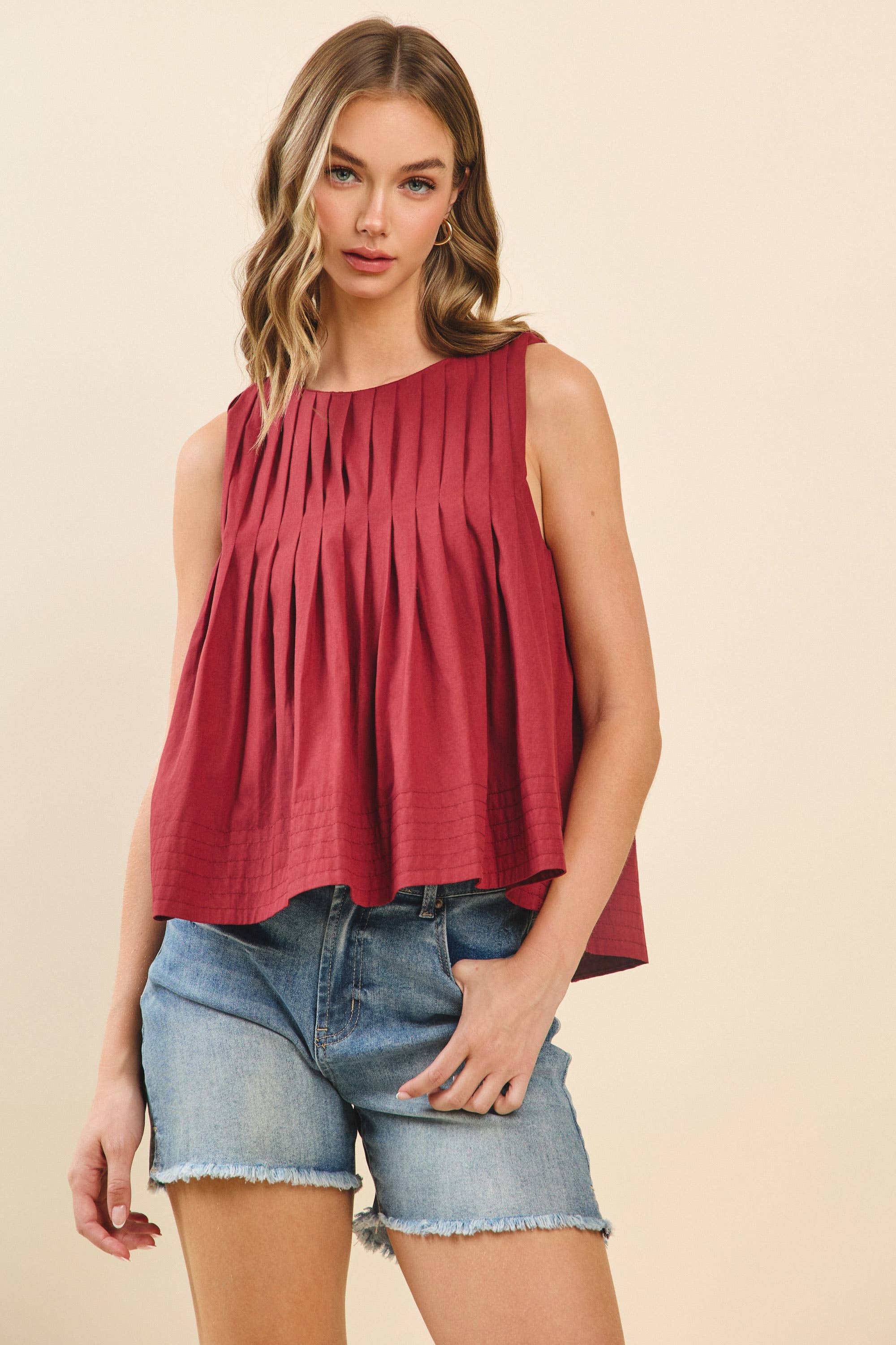 CT9082-Pleated Detail High Low Sleeveless Top