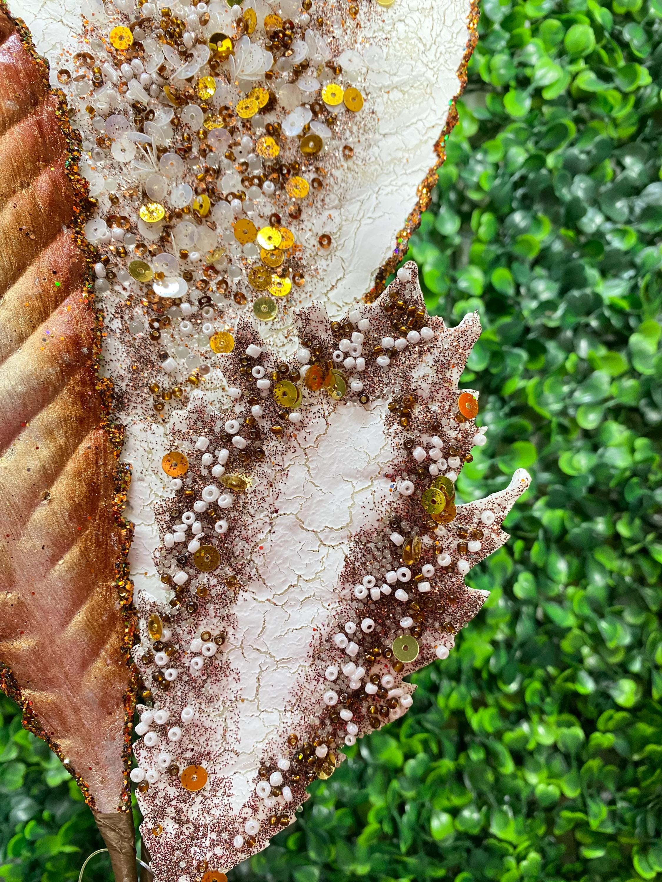 Leaf Spray - Chocolate and White - 24"X9"