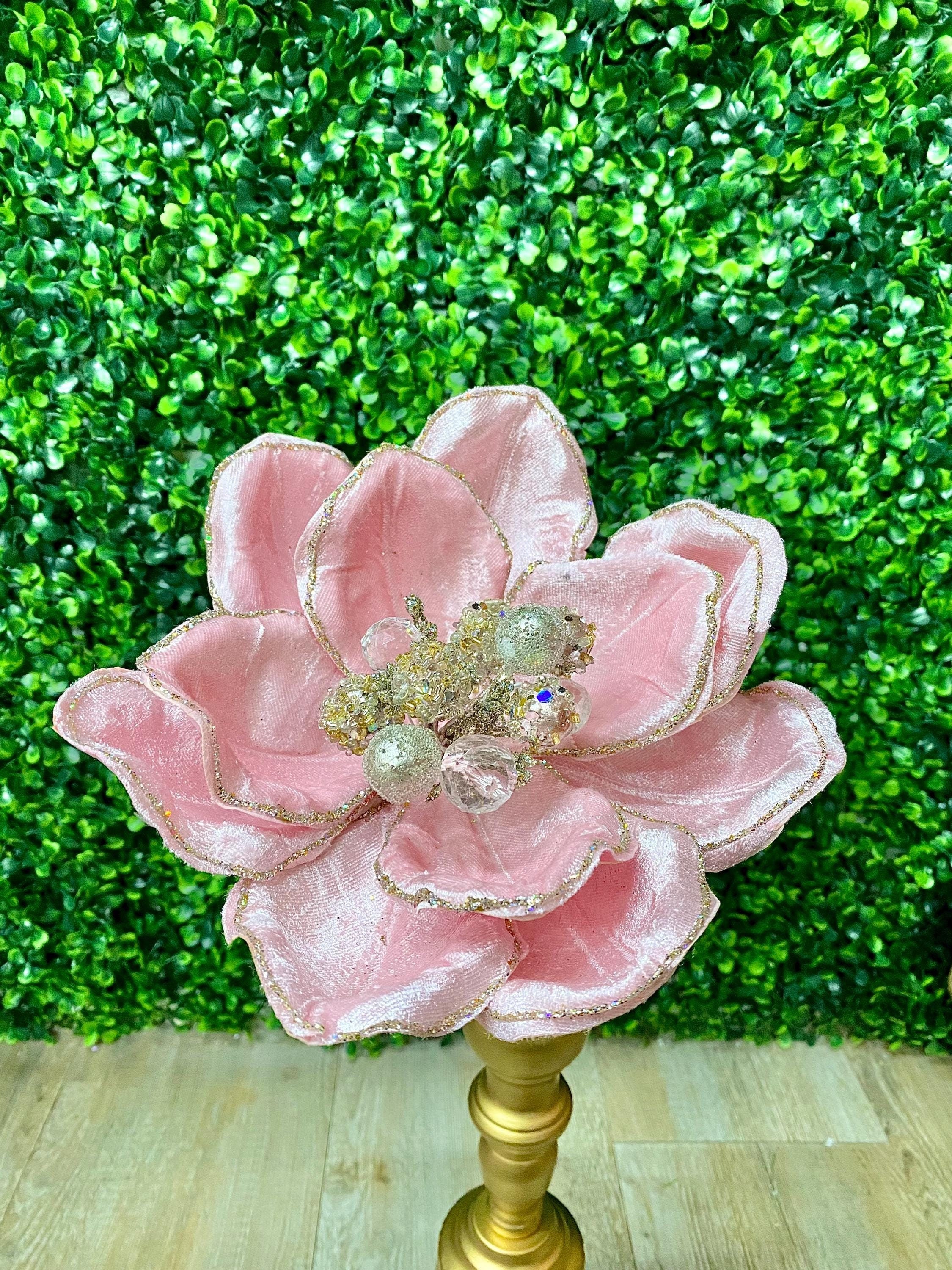 Light Pink Grand Magnolia Stem - 7 inch diameter