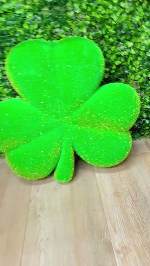 Kelly Green Shamrock with Gold - 14x16 inches - Flocked